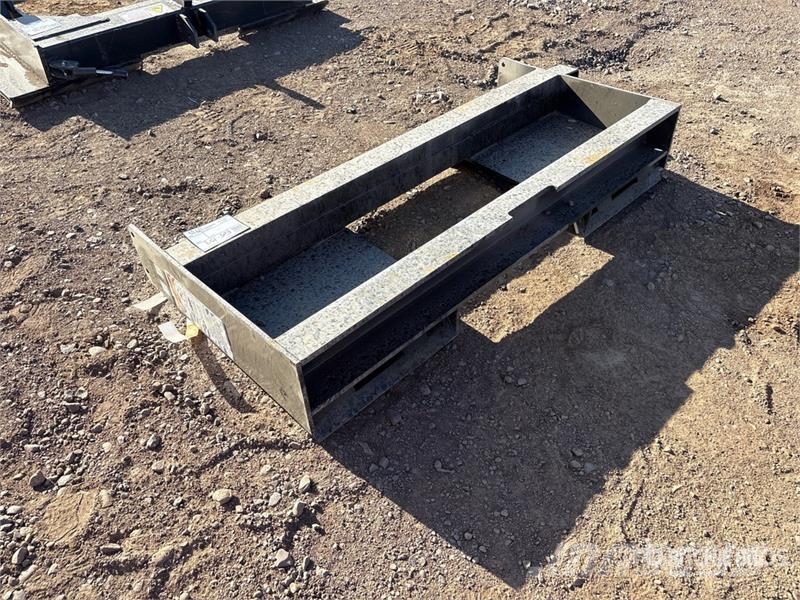  Wolverine FK-11-48W 48 in Skid Steer Attachment Mo Otros componentes