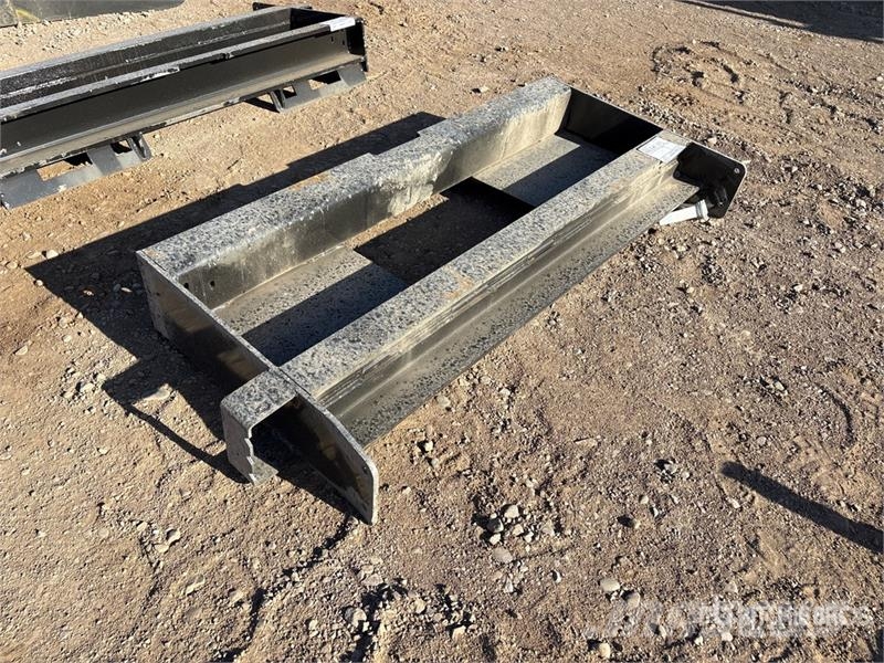  Wolverine FK-11-48W 48 in Skid Steer Attachment Mo Otros componentes