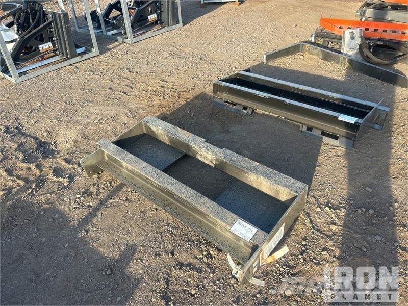  Wolverine FK-11-48W 48 in Skid Steer Attachment Mo Otros componentes