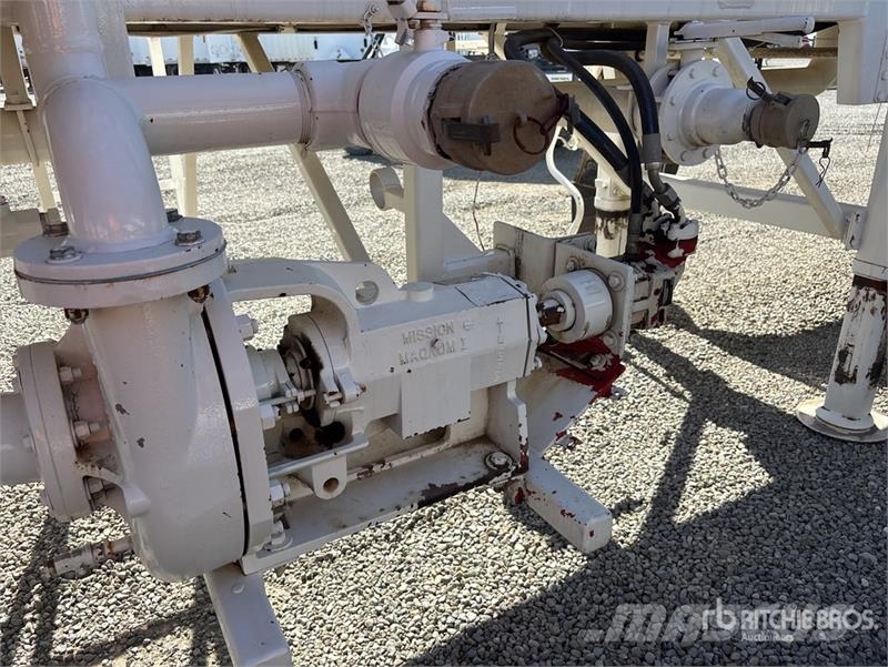  WORLEY WELDING WORKS INC 4000 gal T/A Vacuum Tanke 罐體拖車