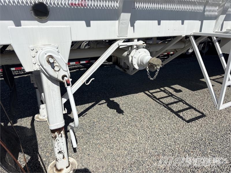  WORLEY WELDING WORKS INC 4000 gal T/A Vacuum Tanke 罐體拖車