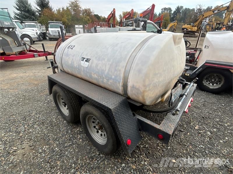 Wylie 500 gal T/A Water Tank Trailer Other trucks