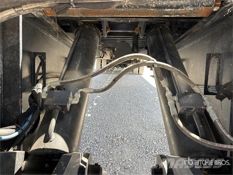 XL Specialized 80SA 40 ton 49 ft T/A Sliding Axle Dieplader