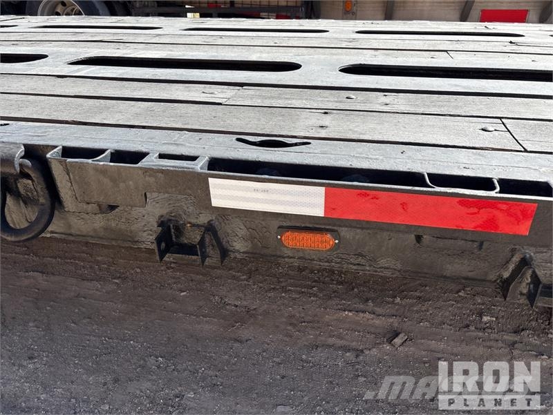 XL Specialized 90MD Tri/A 29 ft - 50 ft Extendable Low loaders