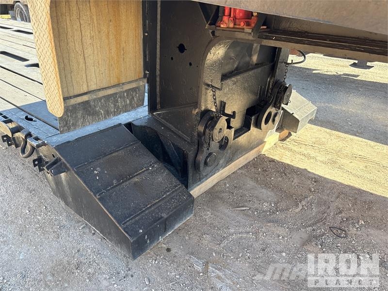 XL Specialized 90MD Tri/A 29 ft - 50 ft Extendable Low loaders