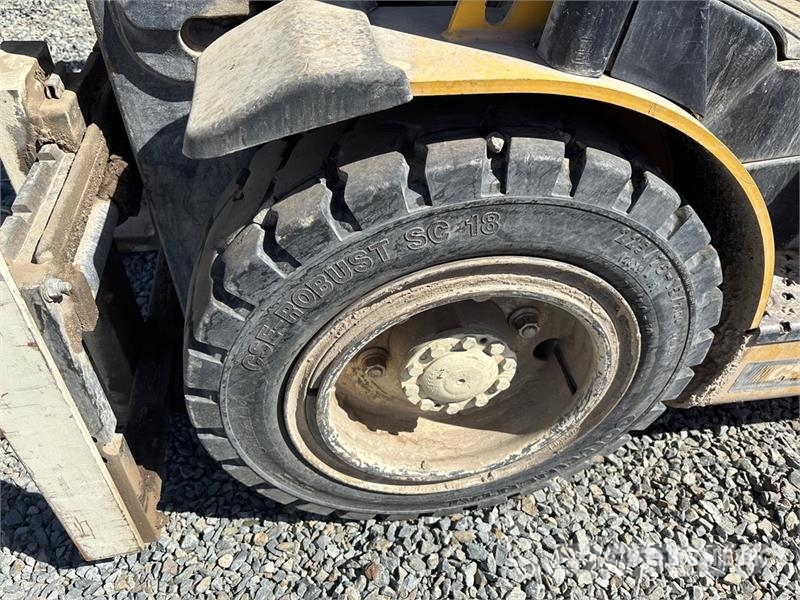 Yale 6550 lb Cushion Tire Pneumatic Tire Forklift フォークリフト - その他
