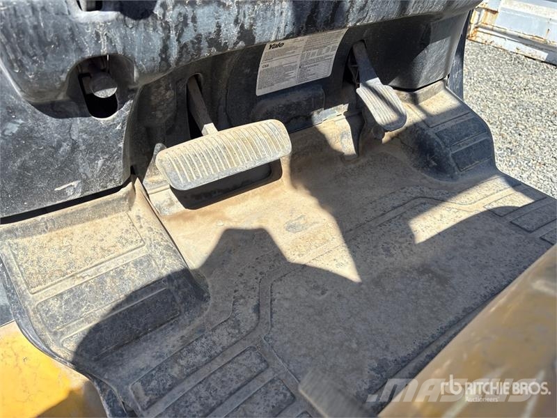 Yale 6550 lb Cushion Tire Pneumatic Tire Forklift フォークリフト - その他