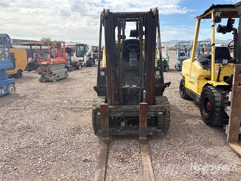 Yale GDP080LJNPBV085 Pneumatic Tire Forklift Forklift trucks - others