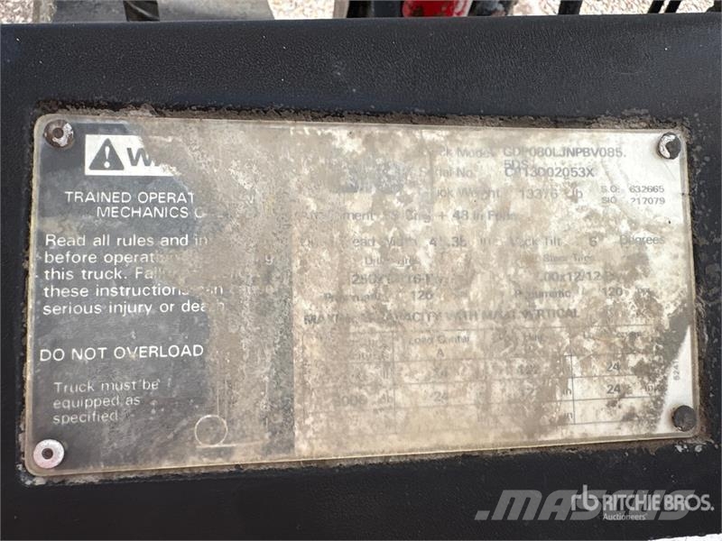 Yale GDP080LJNPBV085 Pneumatic Tire Forklift Forklift trucks - others