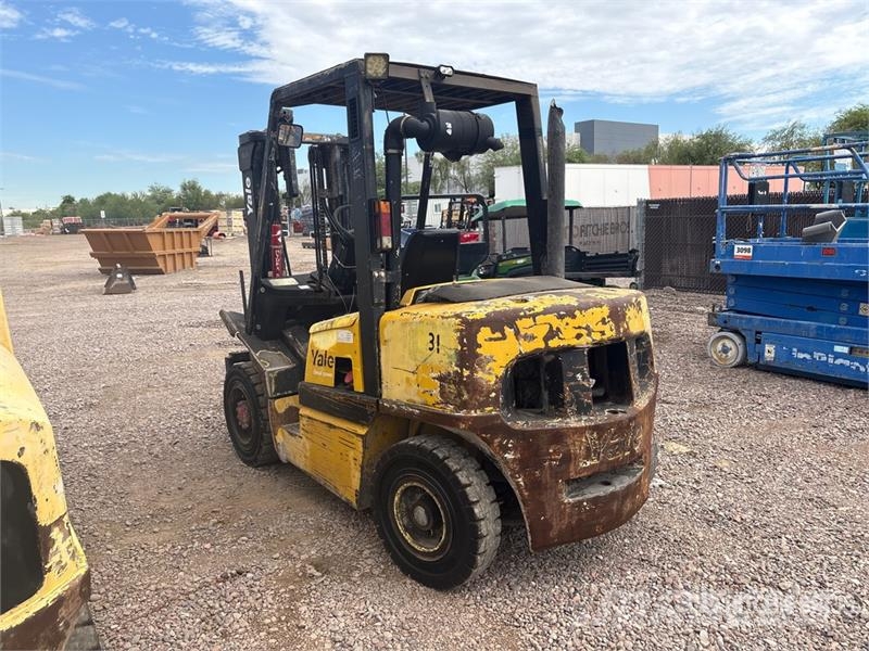 Yale GDP080LJNPBV085 Pneumatic Tire Forklift Forklift trucks - others