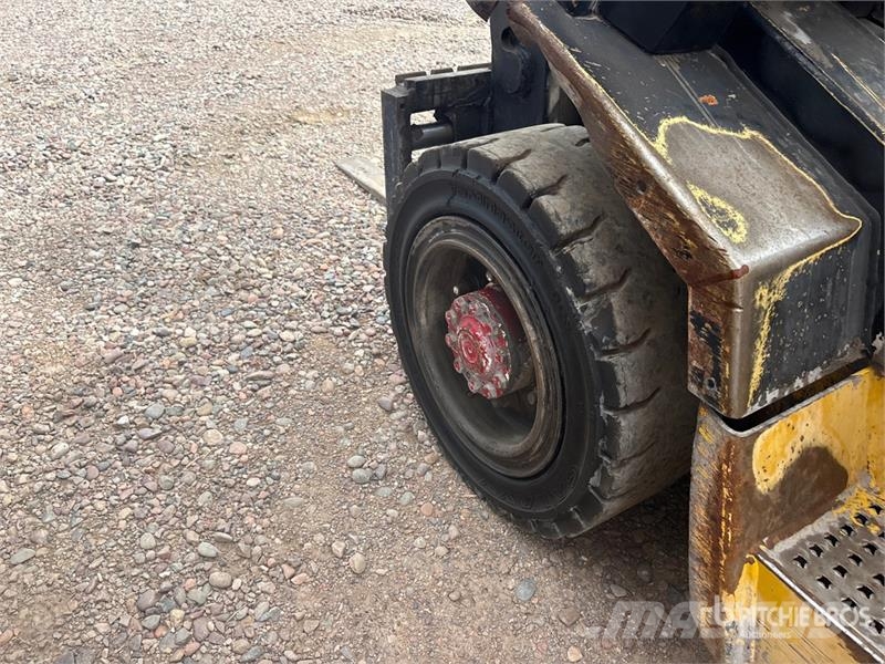 Yale GDP080LJNPBV085 Pneumatic Tire Forklift Forklift trucks - others