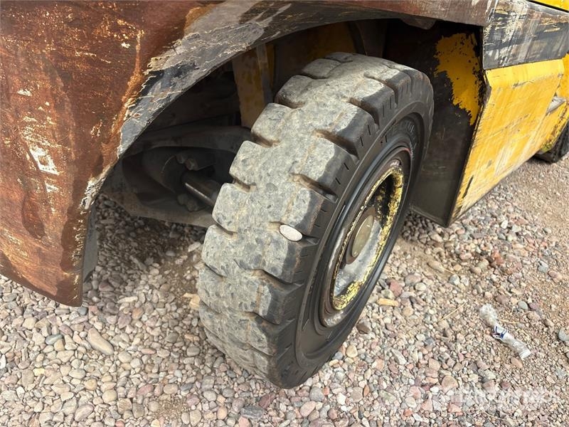 Yale GDP080LJNPBV085 Pneumatic Tire Forklift Forklift trucks - others