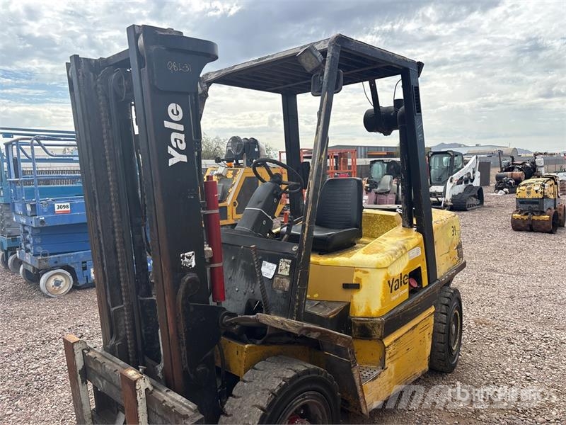 Yale GDP080LJNPBV085 Pneumatic Tire Forklift Forklift trucks - others