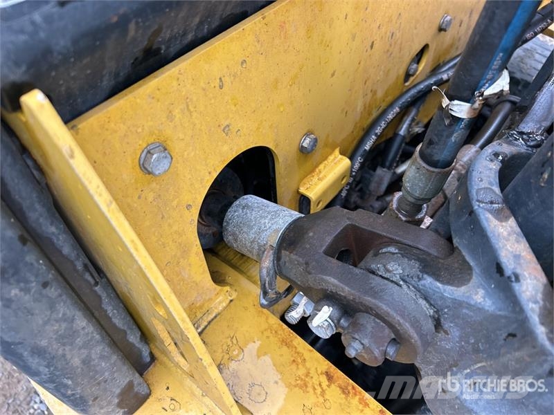 Yale GLP040 3850 lb Cushion Tire Forklift Інше