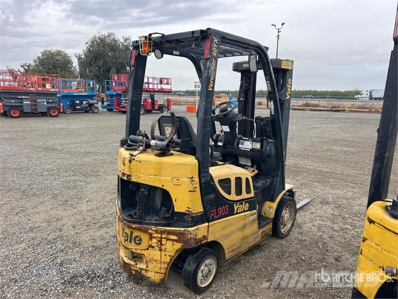 Yale GLP040 3850 lb Cushion Tire Forklift Інше