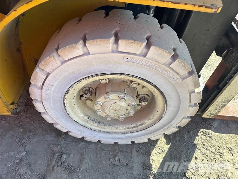 Yale GLP050MXNEAE086 4800 lb Pneumatic Tire Forklift Šakiniai krautuvai - Kita