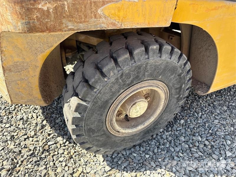 Yale GLP070VX 6550 lb Pneumatic Tire Forklift Viljuškari - ostalo