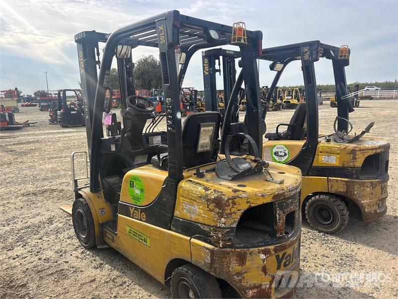 Yale GP050LX 1500 lb Pneumatic Tire Forklift Інше