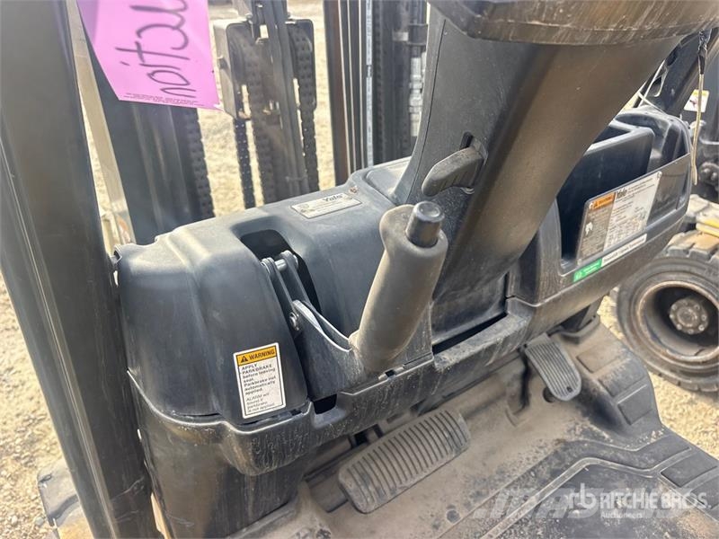 Yale GP050LX 1500 lb Pneumatic Tire Forklift Інше