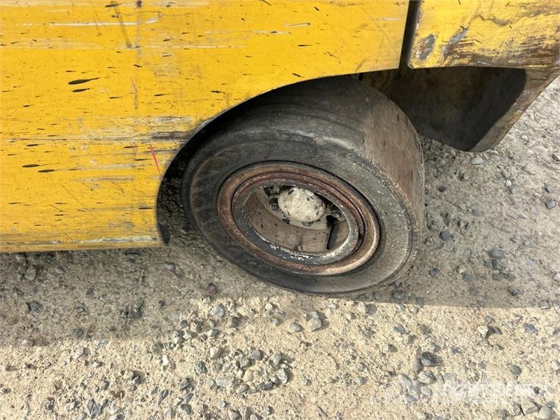 Yale GP050LX 4100 lb Pneumatic Tire Forklift 그 외 지게차