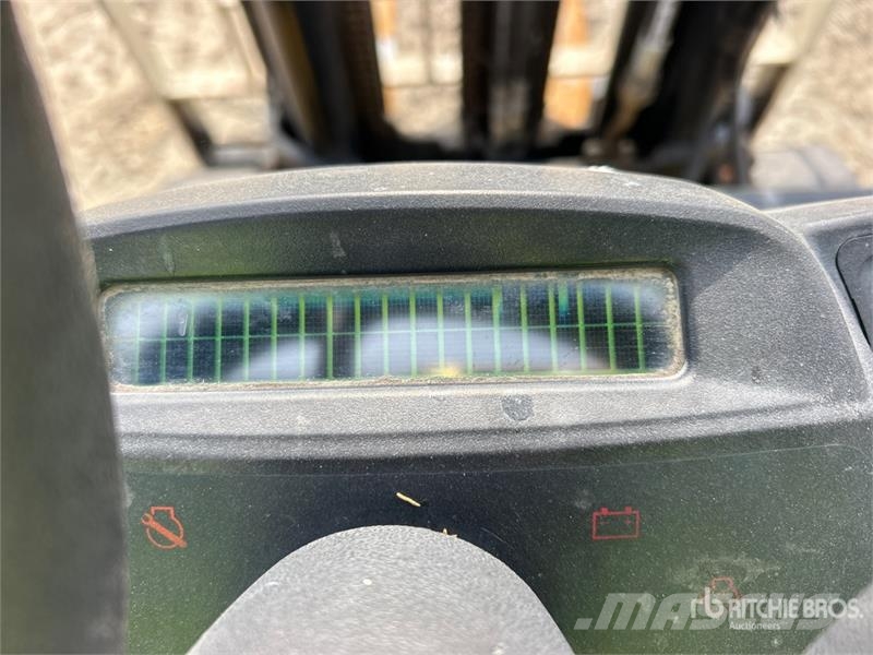 Yale GP050LX 4100 lb Pneumatic Tire Forklift 그 외 지게차