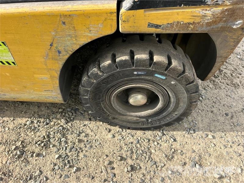 Yale GP050MX 3950 lb Pneumatic Tire Forklift 그 외 지게차