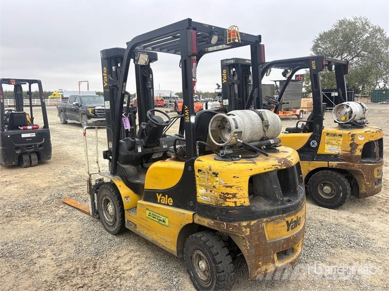Yale GP050MX 4400 lb Pneumatic Tire Forklift Empilhadeiras - outros