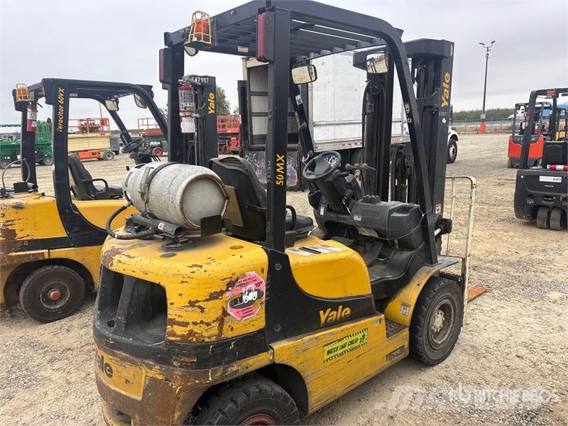 Yale GP050MX 4400 lb Pneumatic Tire Forklift Empilhadeiras - outros