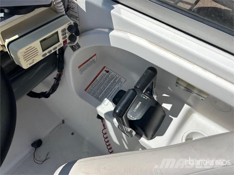 Yamaha AR210 21 ft Jet Boat w/2017 Midwest Trailer Delovni čolni/barže