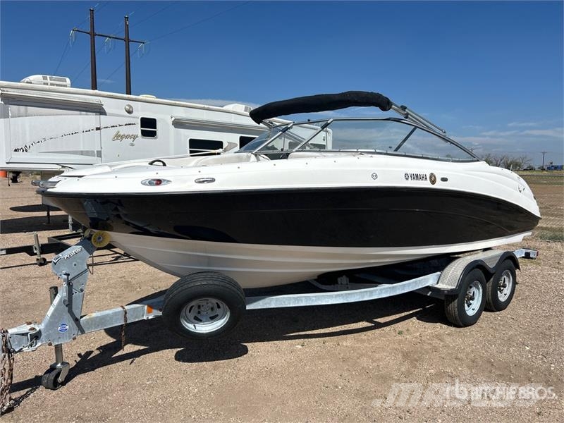 Yamaha AR210 21 ft Jet Boat w/2017 Midwest Trailer Delovni čolni/barže