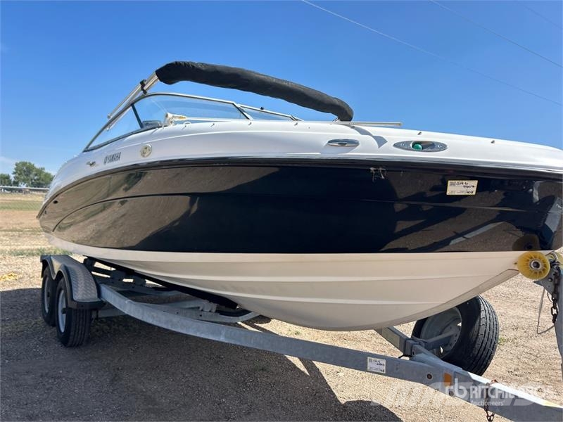 Yamaha AR210 21 ft Jet Boat w/2017 Midwest Trailer Delovni čolni/barže