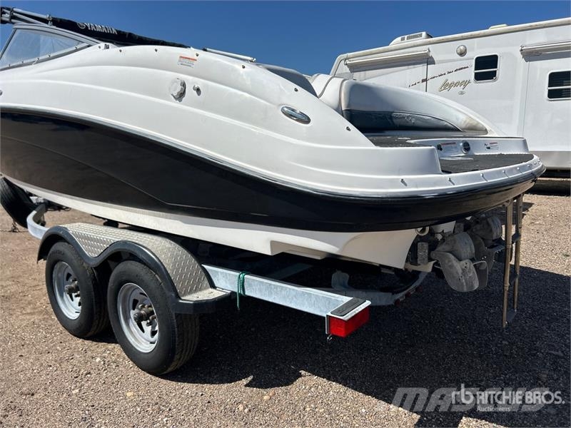 Yamaha AR210 21 ft Jet Boat w/2017 Midwest Trailer Delovni čolni/barže
