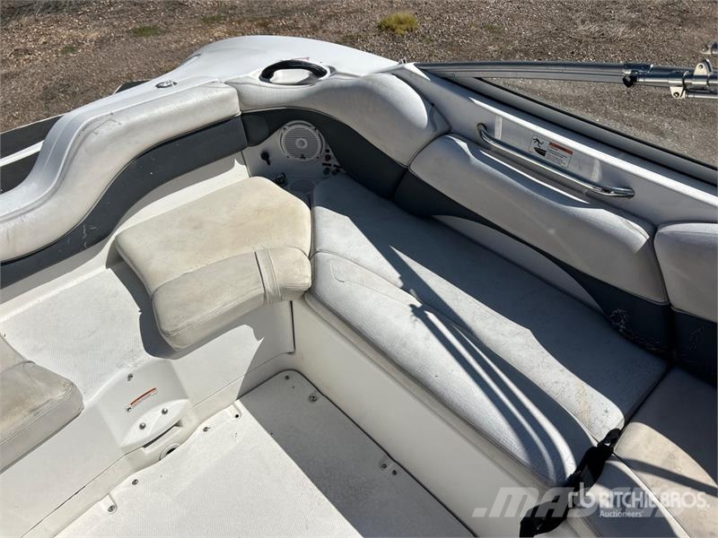 Yamaha AR210 21 ft Jet Boat w/2017 Midwest Trailer Delovni čolni/barže