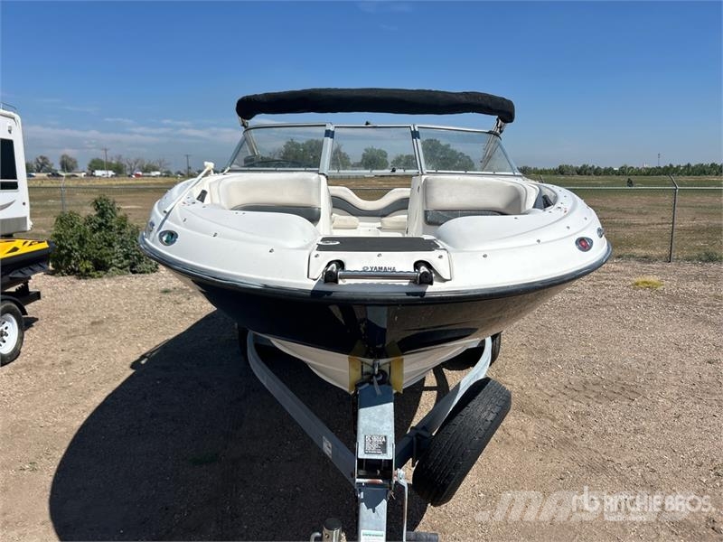 Yamaha AR210 21 ft Jet Boat w/2017 Midwest Trailer Delovni čolni/barže