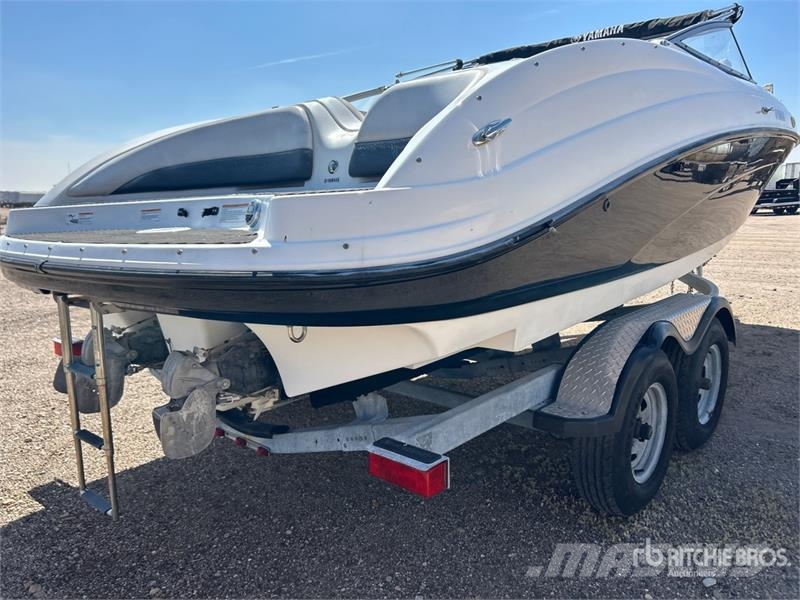 Yamaha AR210 21 ft Jet Boat w/2017 Midwest Trailer Delovni čolni/barže