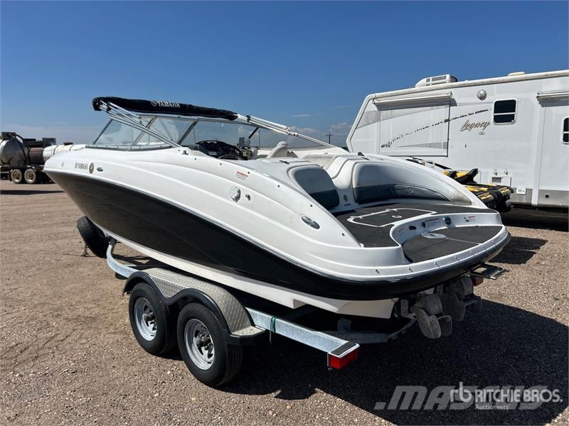 Yamaha AR210 21 ft Jet Boat w/2017 Midwest Trailer Delovni čolni/barže