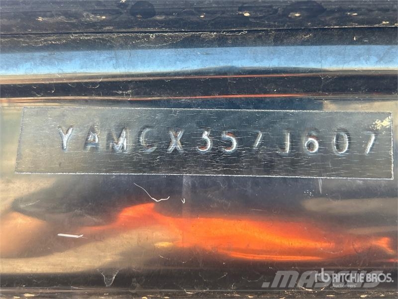 Yamaha AR210 21 ft Jet Boat w/2017 Midwest Trailer Delovni čolni/barže
