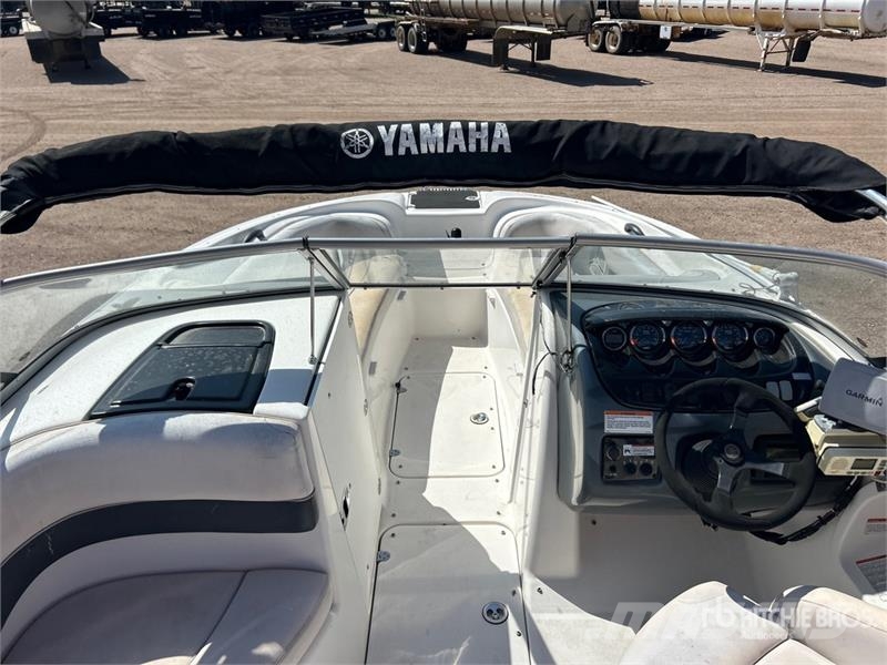 Yamaha AR210 21 ft Jet Boat w/2017 Midwest Trailer Delovni čolni/barže