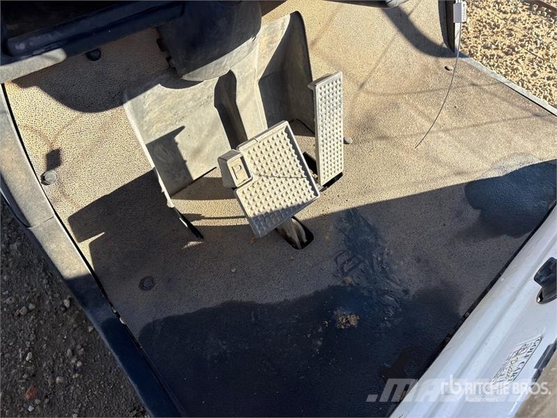 Yamaha Electric Golf Cart (Inoperable) Carrinhos de golfe