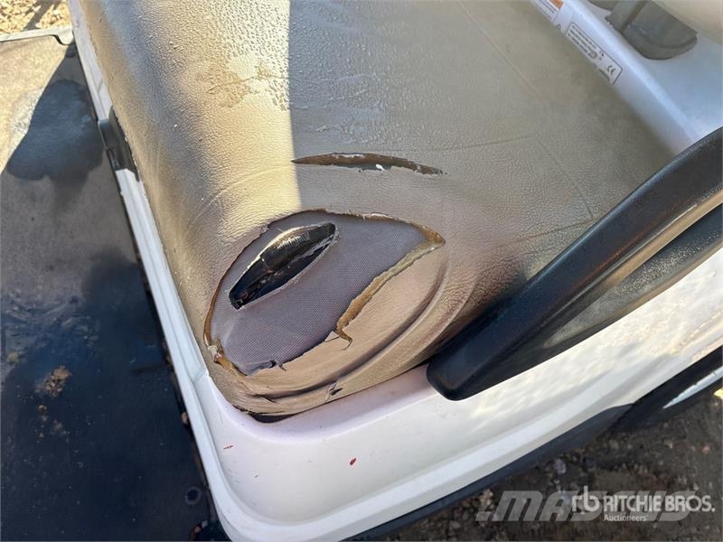 Yamaha Electric Golf Cart (Inoperable) Carrinhos de golfe