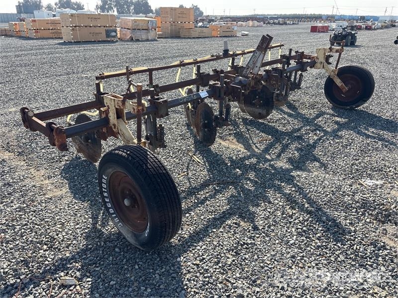 YETTER 180 in 3-Point Fertilizer Bar Sonstige Landmaschinen