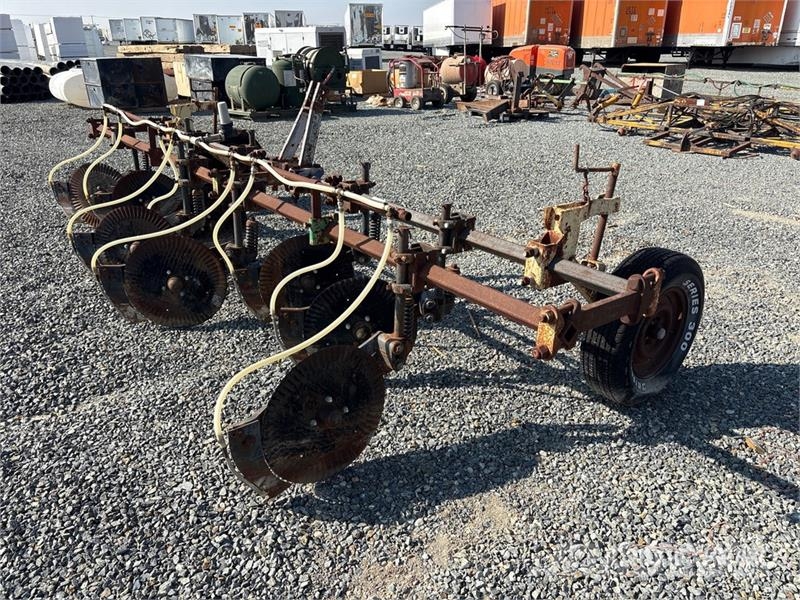 YETTER 180 in 3-Point Fertilizer Bar Sonstige Landmaschinen