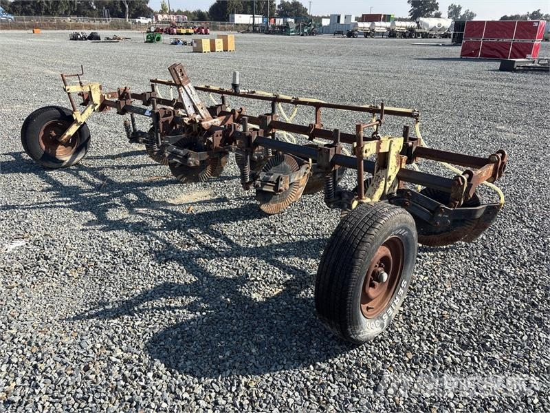 YETTER 180 in 3-Point Fertilizer Bar Sonstige Landmaschinen