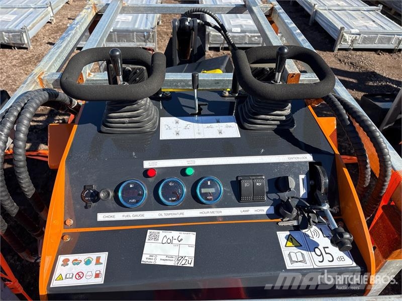 ZVOX SU-480 Mini Compact Track Loader (Unused) Мини товарачи