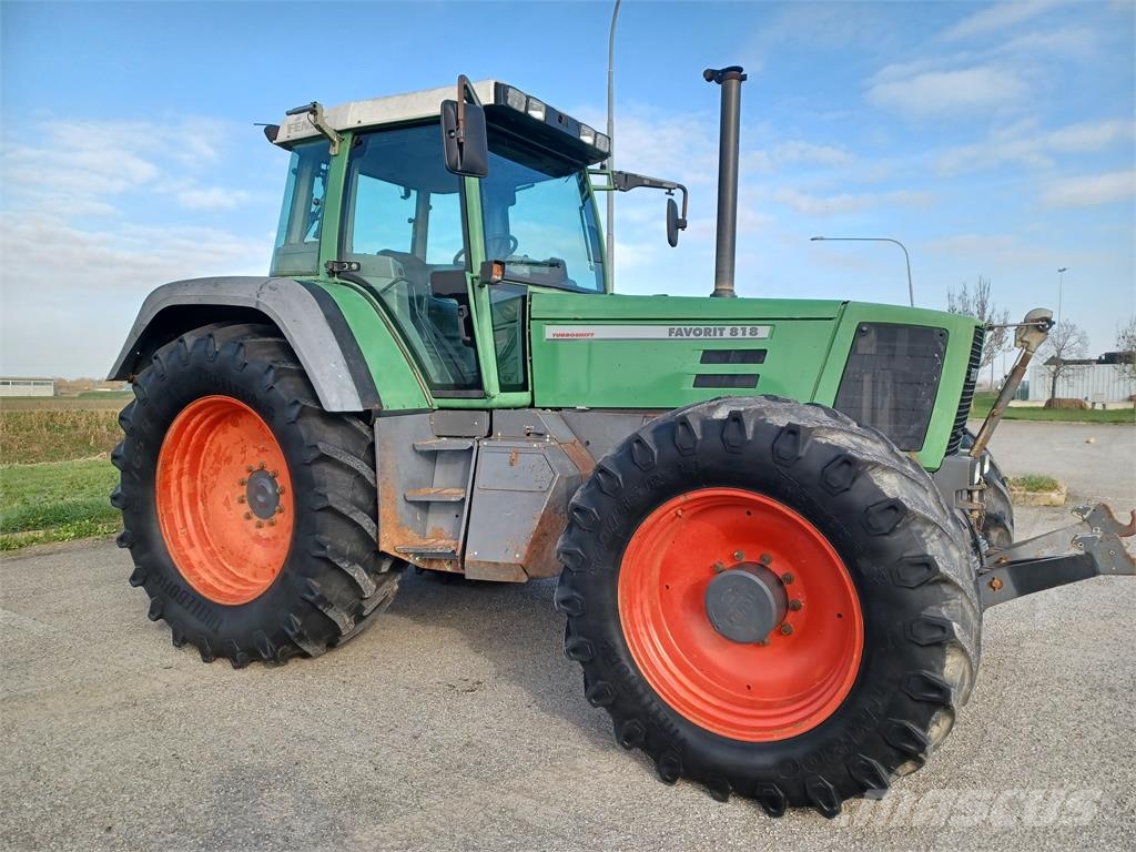 Fendt 818 FAVORIT Traktori