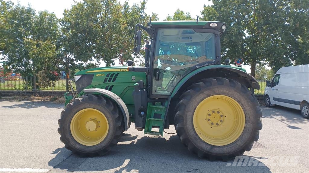 John Deere 6130R Traktoren
