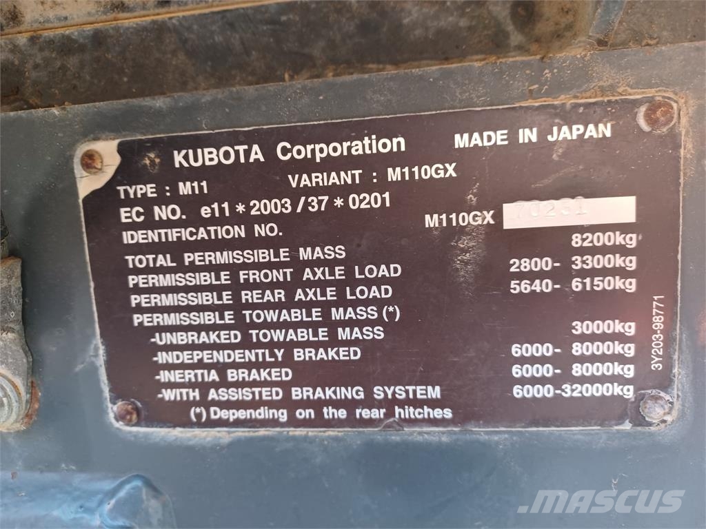 Kubota M110 GX Traktorit
