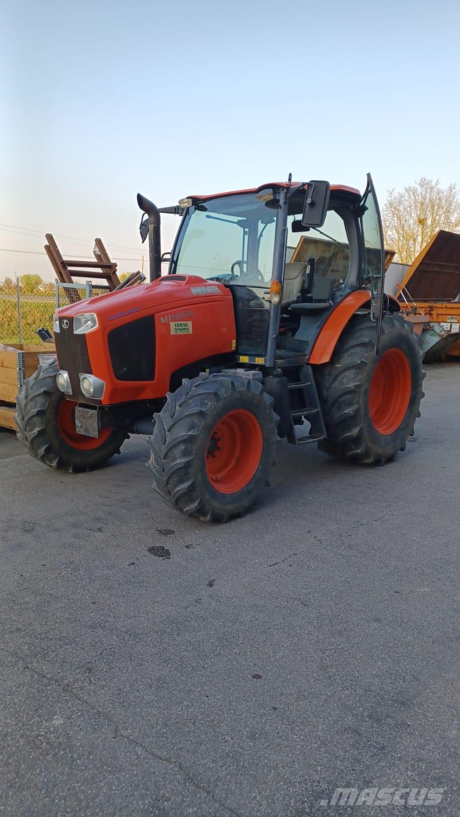Kubota M110 GX Traktorit