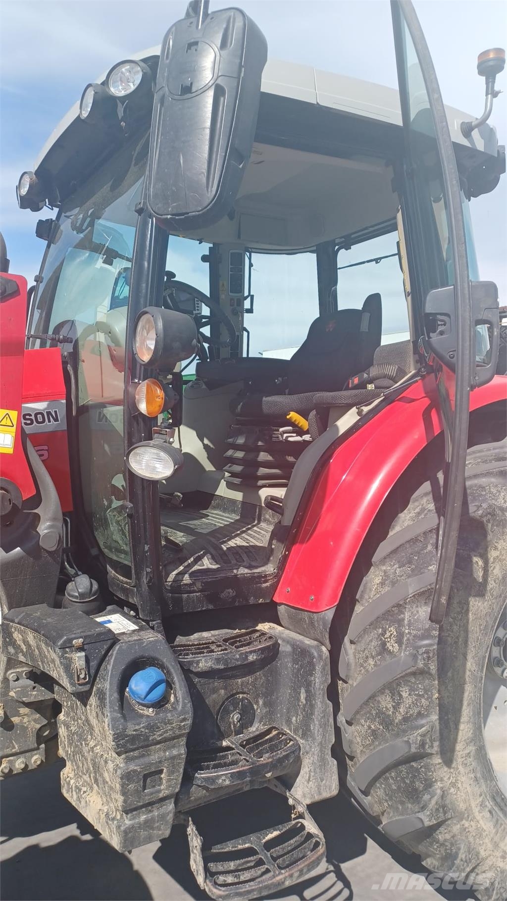 Massey Ferguson 5712S Traktoren