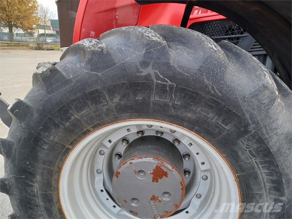 Massey Ferguson 8727 トラクター